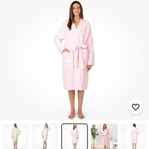 💕 Cozy Pink Robe – Super Soft! NEW with Tags (Size tag: S/M but fits M/L)